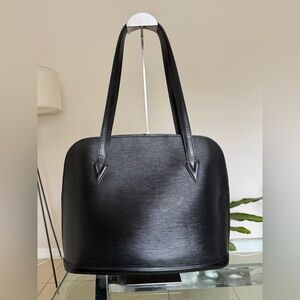 Louis Vuitton Epi Noir Lossac Shoulder Bag